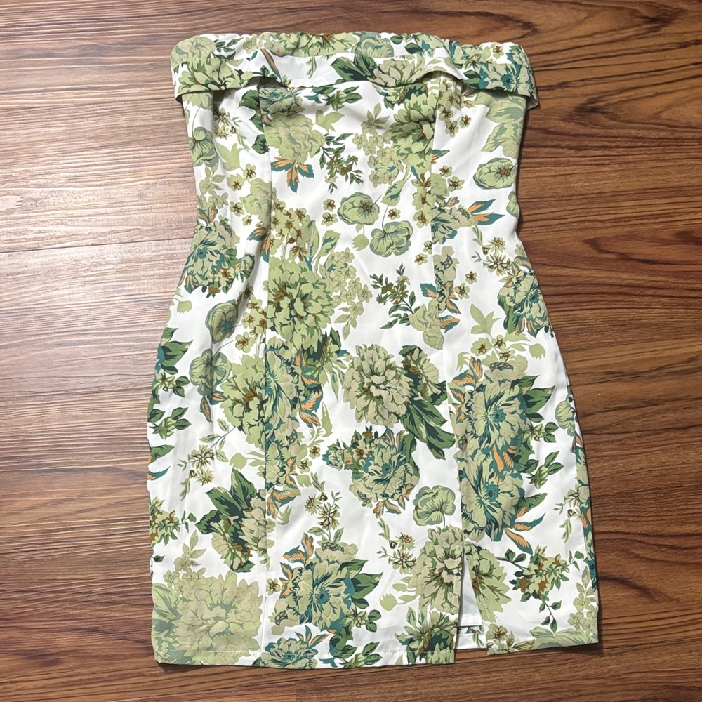 That’s So Fetch Green Floral Strapless Dress
